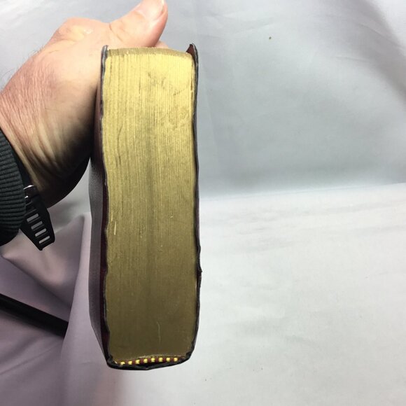 KJV Holy Bible: Gift and Award, Black Leather-Look, Red Letter 2001 - Picture 4 of 13